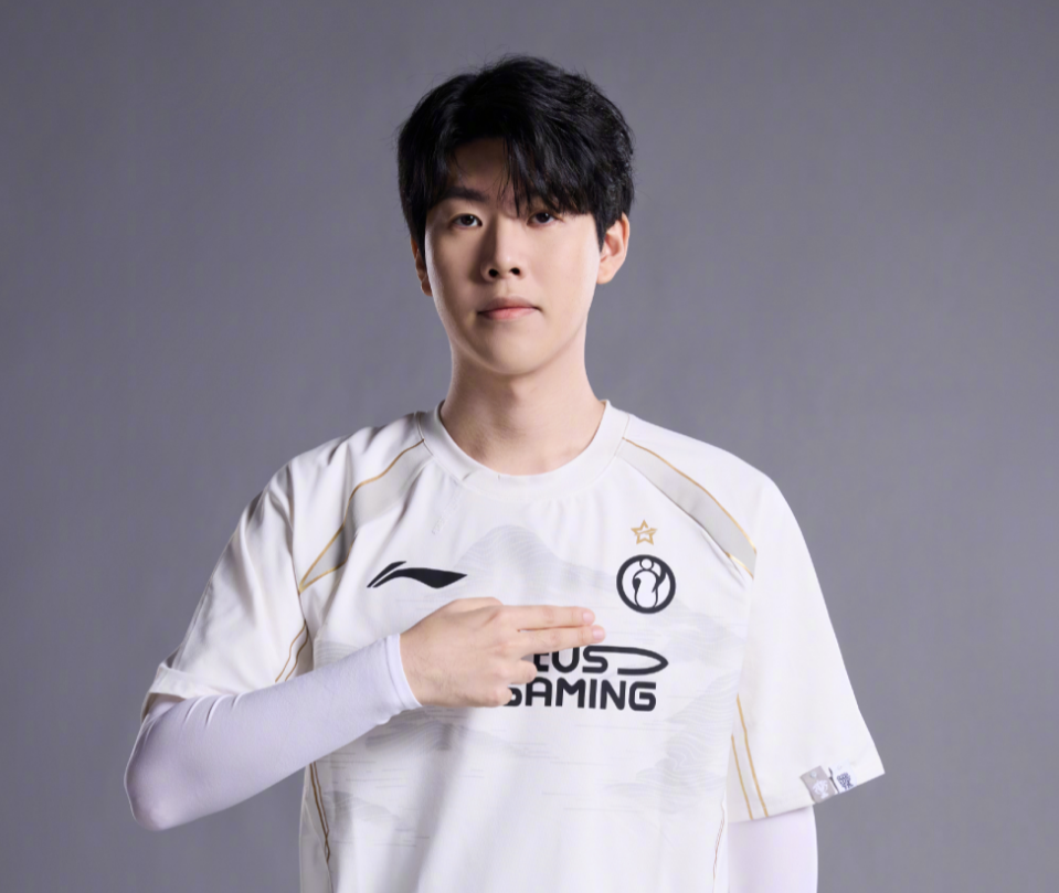 约维奇的职 约维奇的职